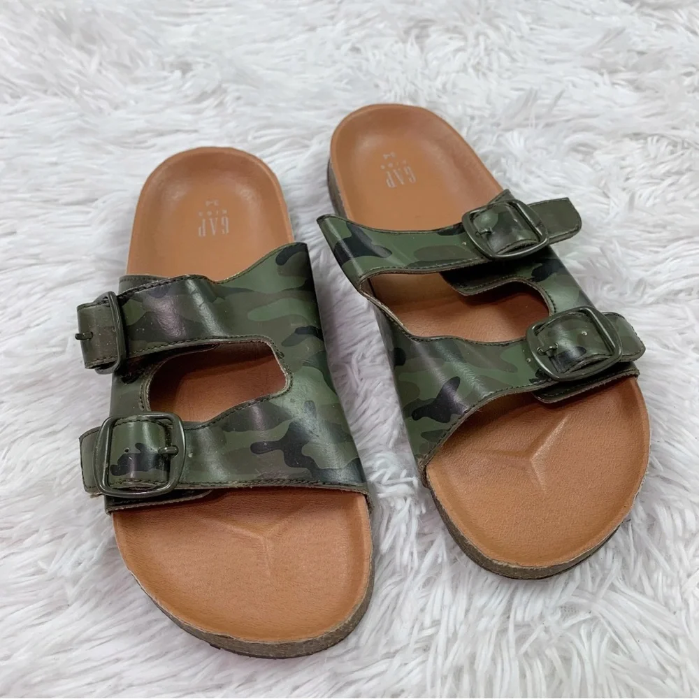 Gap boy's camouflage double‎ buckle strap slides sandals faux leather green